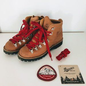 Danner Cascade Hiking Boots